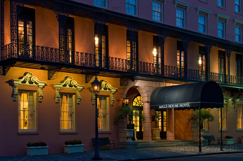 CHSMH-HI-Charleston-exterior_1694b.jpg